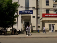 Prej gjashtë vjetësh, pacientët në pritje për operim në fytyrë