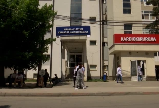 Prej gjashtë vjetësh, pacientët në pritje për operim në fytyrë