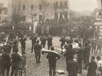 Festimi i krimeve në sheshin e Prishtinës