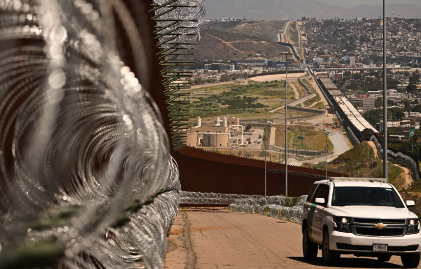 Frikë dhe mbikëqyrje në kufirin SHBA - Meksikë