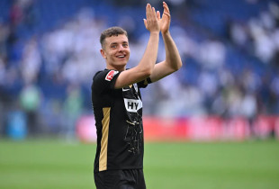 Fisnik Asllani