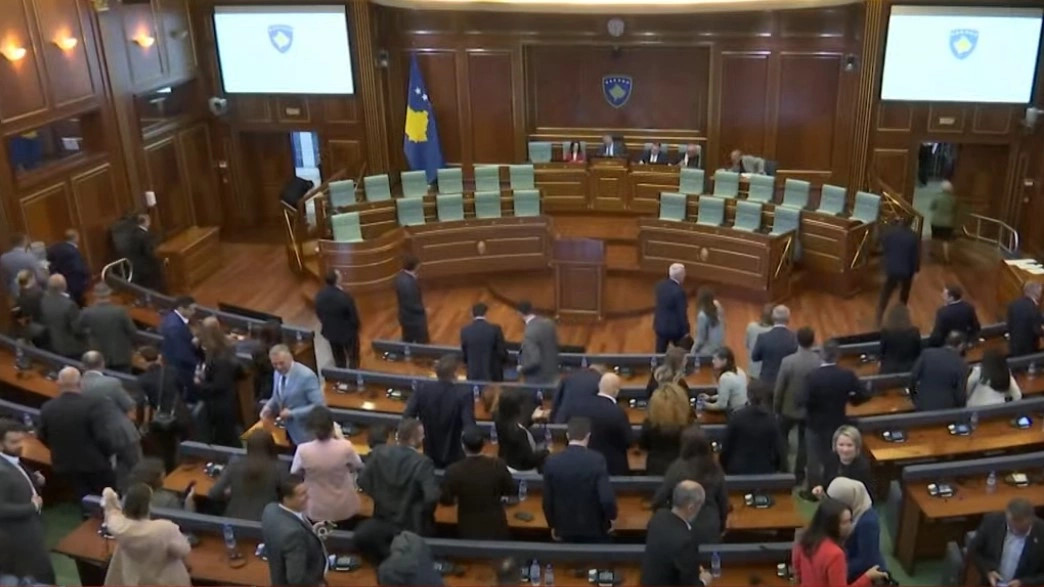 Deputetët mblidhen sërish në përpjekje për ta konstituuar Kuvendi