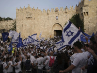 Mijëra izraelitë i bashkohen marshit racist dhe të dhunshëm në Jerusalem
