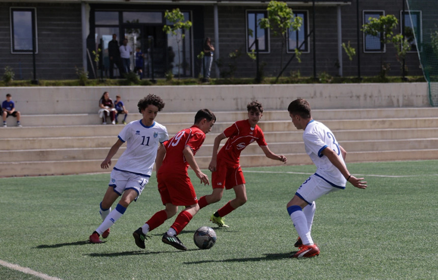 Kosova U15 zhvillon miqësore kundër futbollistëve nga regjioni i Luginës