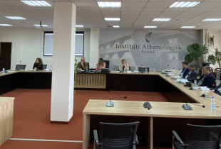 Java e Albanalogjise
