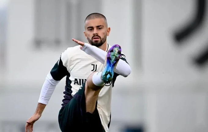 s-ka-minuta-per-zhegroven-juventusi-mposht-cagliarin