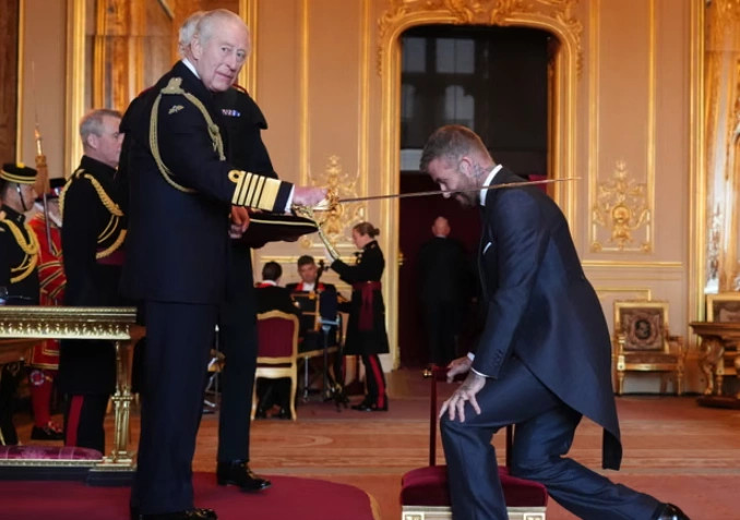 David Beckham nderohet me titullin “Sir” nga Mbreti Charles
