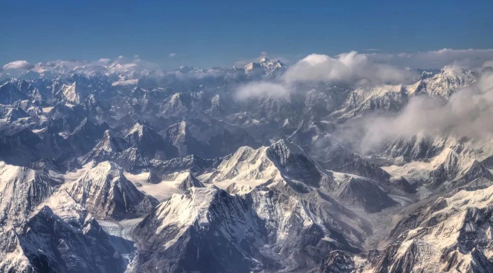 Shtatë alpinistë vdesin pasi goditen nga orteku në Nepal