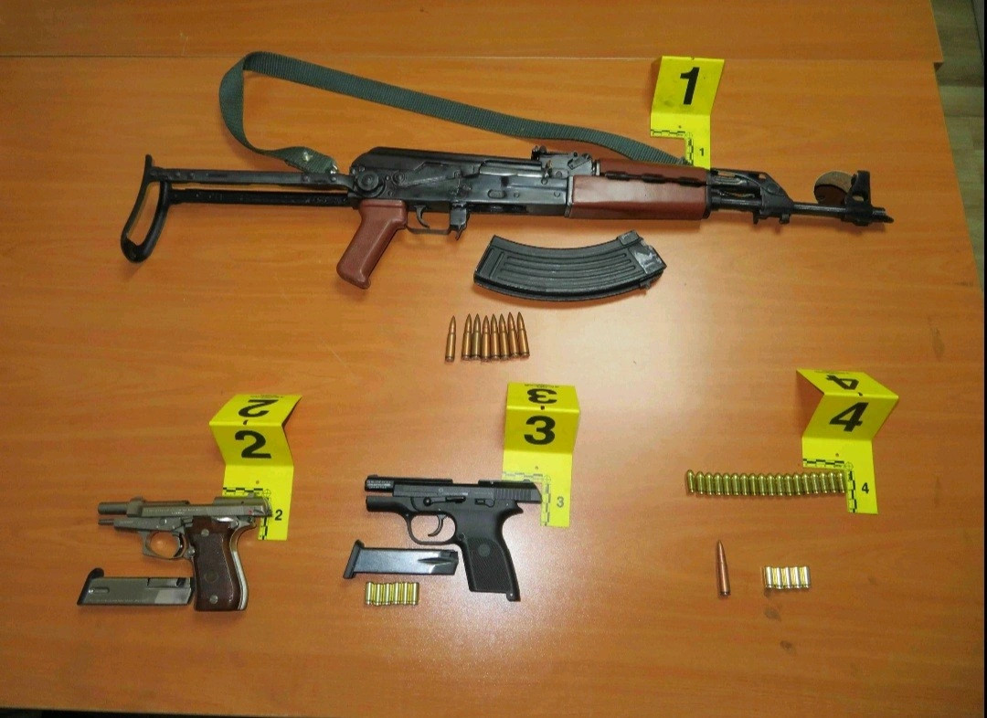 dy-te-ndaluar-ne-vushtrri-sekuestrohen-arme-dhe-municione