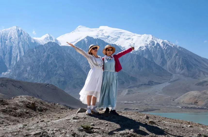 Ana që s’e panë 300 milionë turistët që vizituan rajonin mahnitës të Xinjiangut