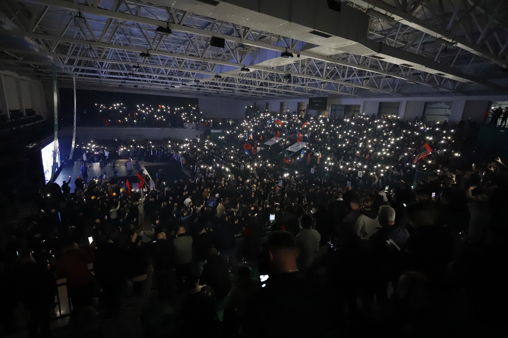 Kandidati i Partisë Demokratike të Kosovës për kryetar të Mitrovicës, Arian Tahiri