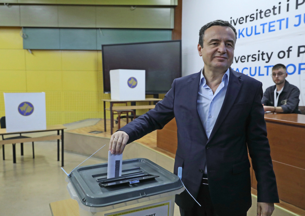  Koalicioni Lëvizja Vetëvendosje   VV ja zyrtarizon koalicionin me tri parti