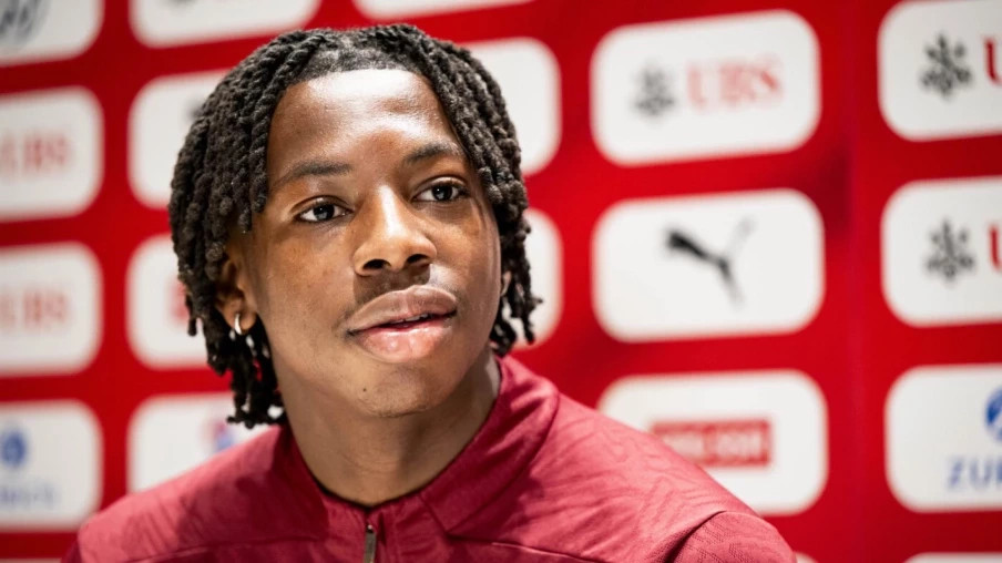 Manzambi me fjalë të mëdha për Xhakën