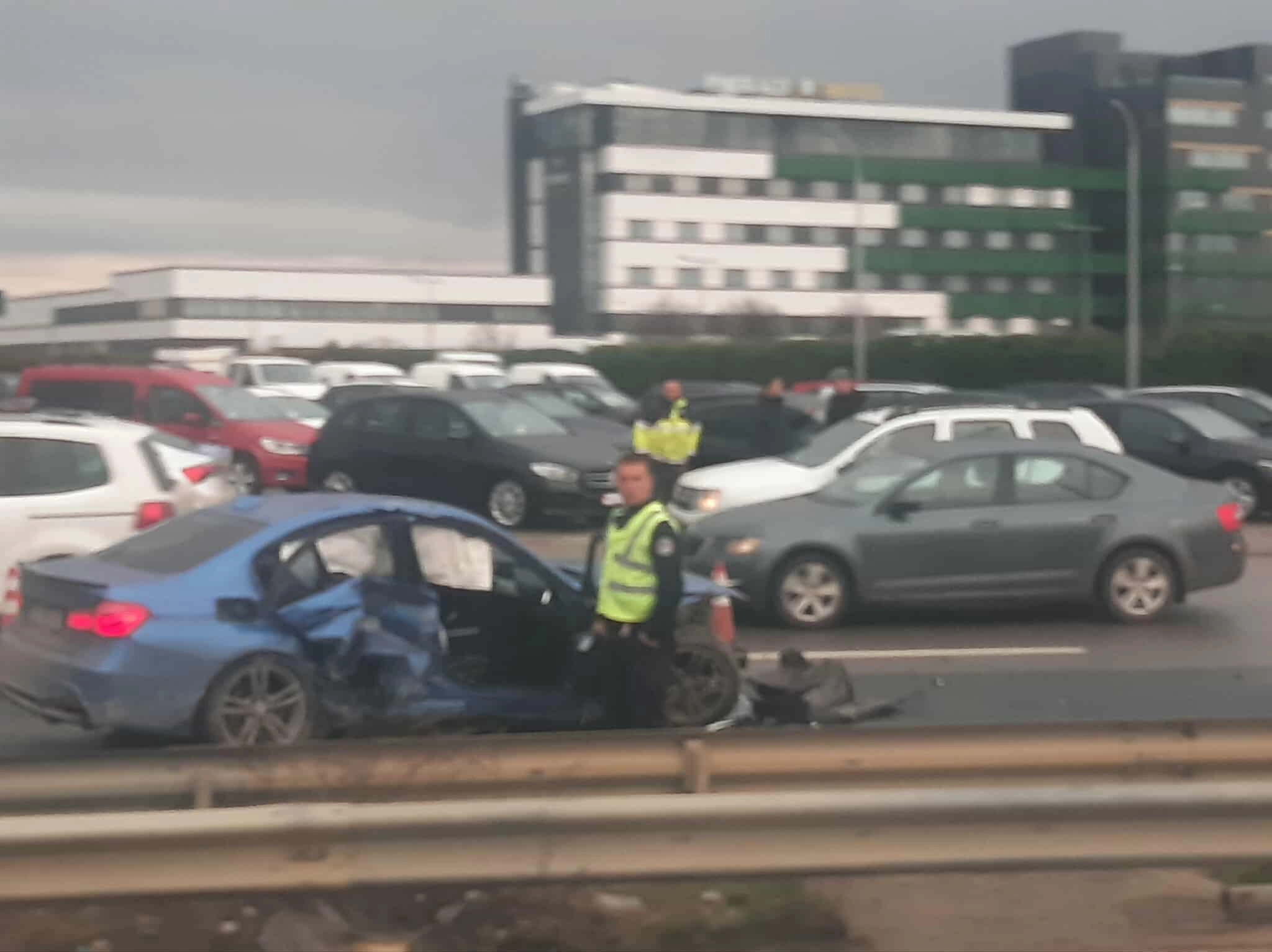 Një i lënduar nga aksidenti në rrugën Ferizaj-Prishtinë