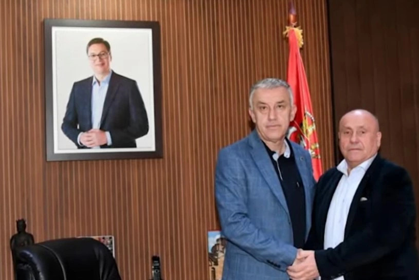 Serbia shpërblen ata që minojnë shtetin e Kosovës