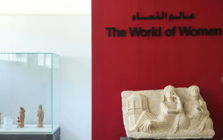 Skulptura antike të ekspozuara në ekspozitën “Bota e gruas”, në Muzeun Kombëtar të Sirisë në Damask, në maj të vitit 2025