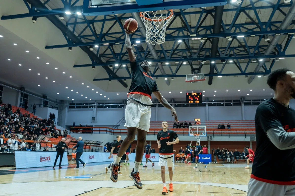 Bashkimi nuk e ruan epërsinë  po humb pas pjesës së parë