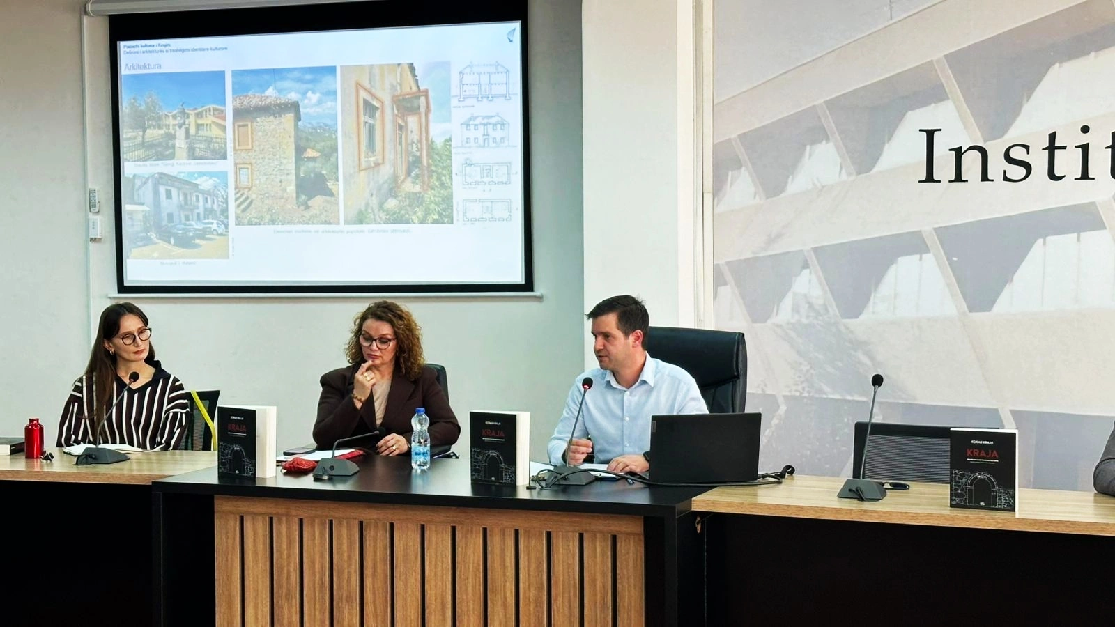 “Peizazhi kulturor i Krajës: definimi i arkitekturës si trashëgimi identitare kulturore”, ka qenë titulli i ligjëratës që ka mbajtur Korab Kraja të enjten në Institutin Albanologjik të Prishtinës