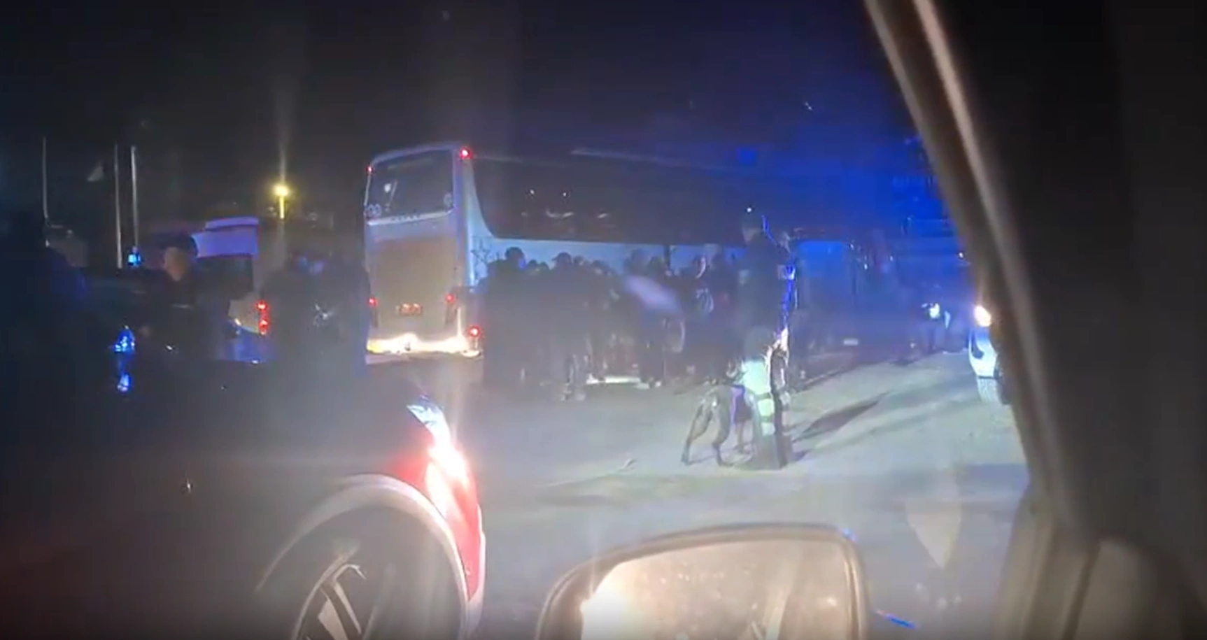 Huliganëve rumunë u largohen të gjitha simbolet e Serbisë