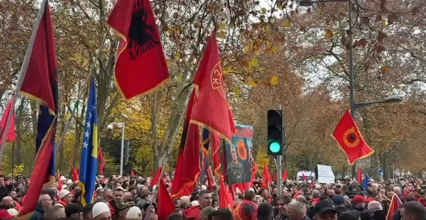  UÇK    Liri për çlirimtarët   Mijëra protestues bashkohen në Strasburg para Këshillit të Evropës