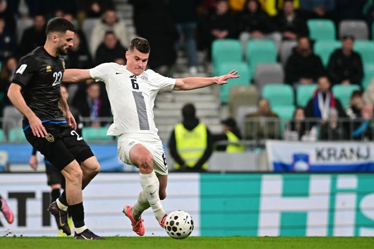 bijol-ankohet-per-fishkellimat-gjate-intonimit-te-himnit-te-sllovenise