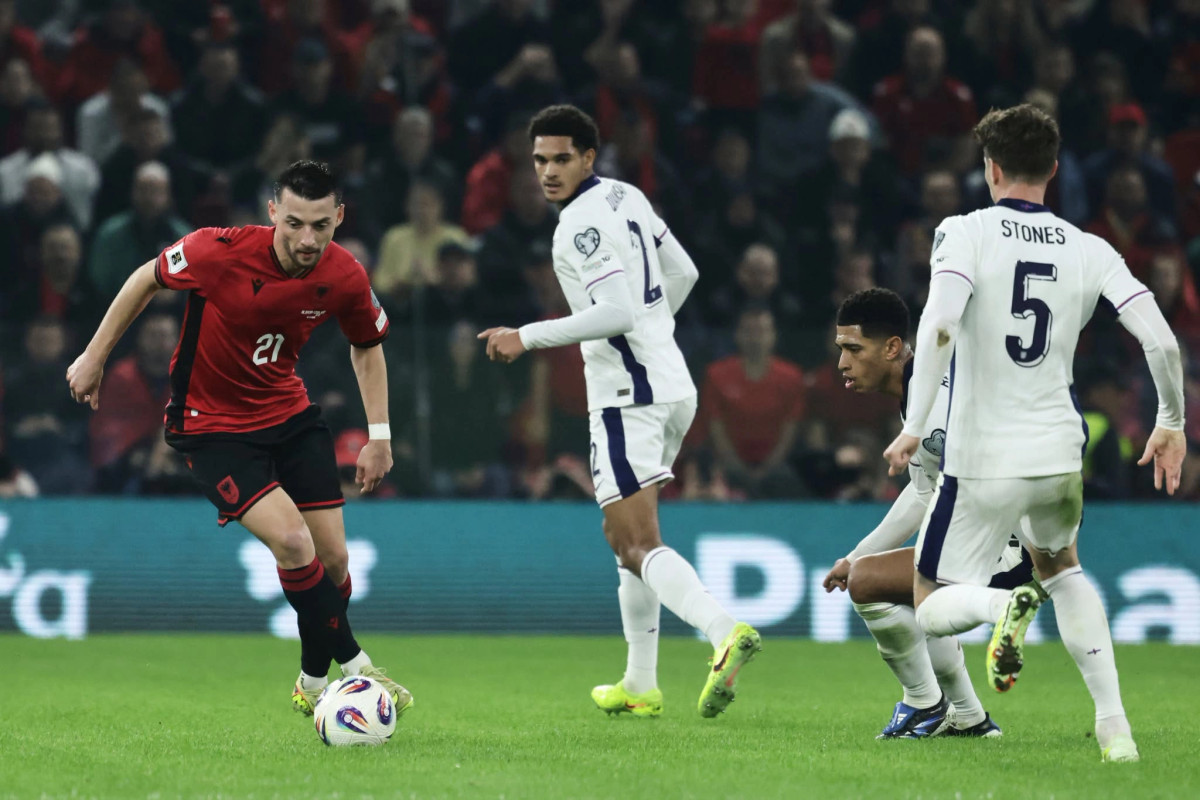 Rast i mirë për Shqipërinë  ndërhyn portieri Henderson