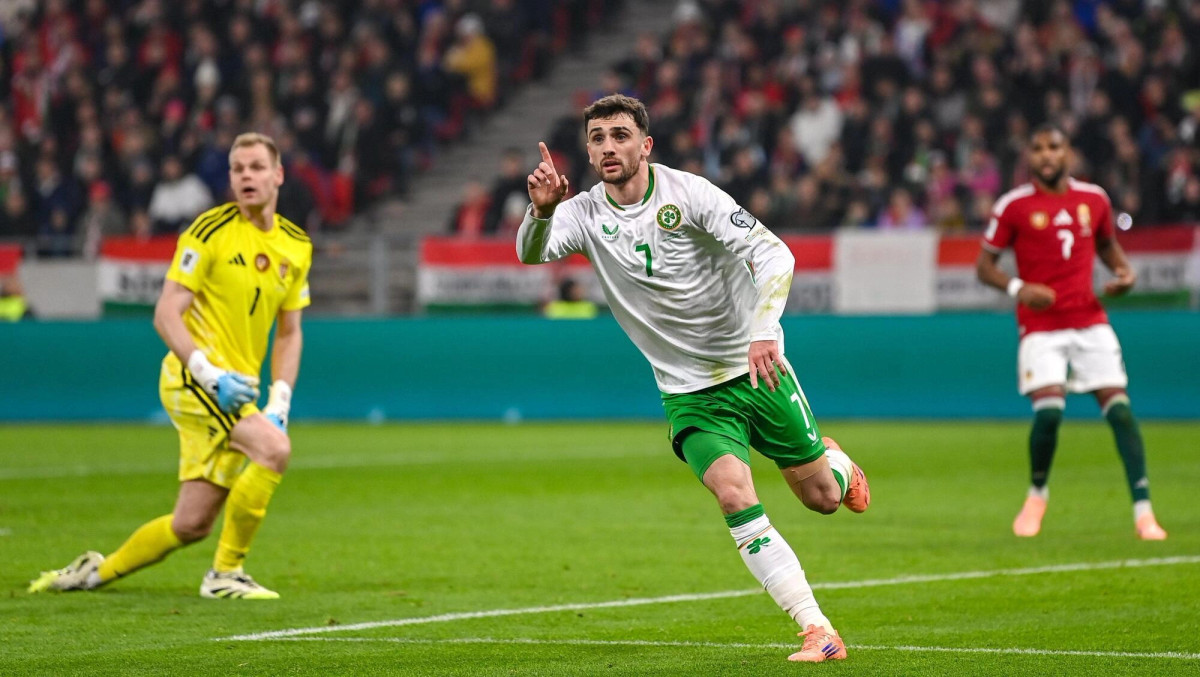 Irlanda shokon Hungarinë  siguron plejofin me gol të minutës së 96 të