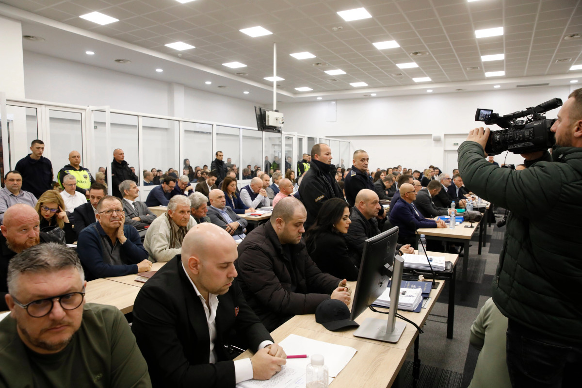 dalin-para-gjyqit-te-akuzuarit-per-zjarrin-ne-maqedonine-e-veriut-qe-la-63-te-vdekur