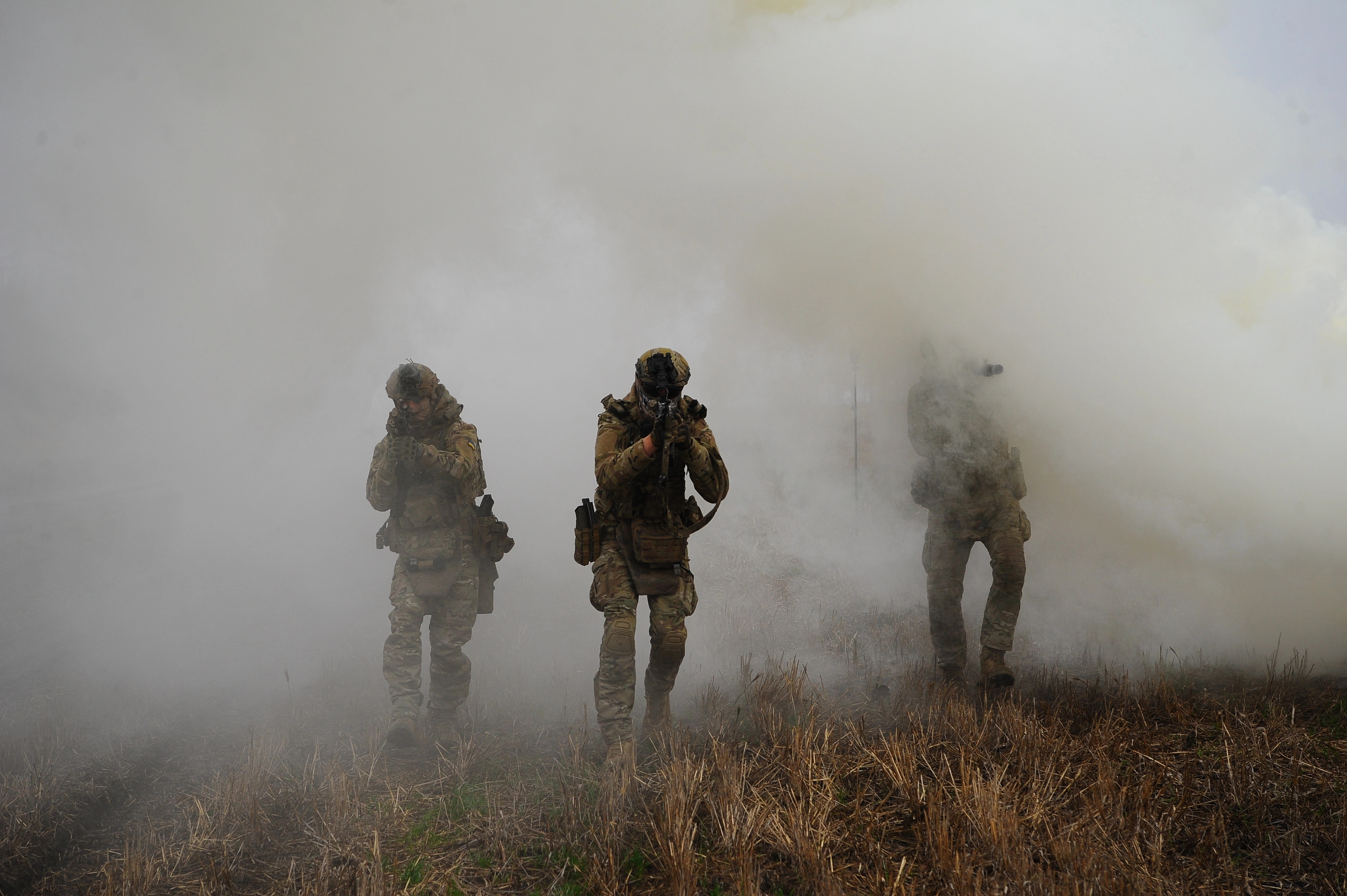 Ruski napadi se stopnjujejo, Ukrajina zahteva odškodnino za okoljsko škodo