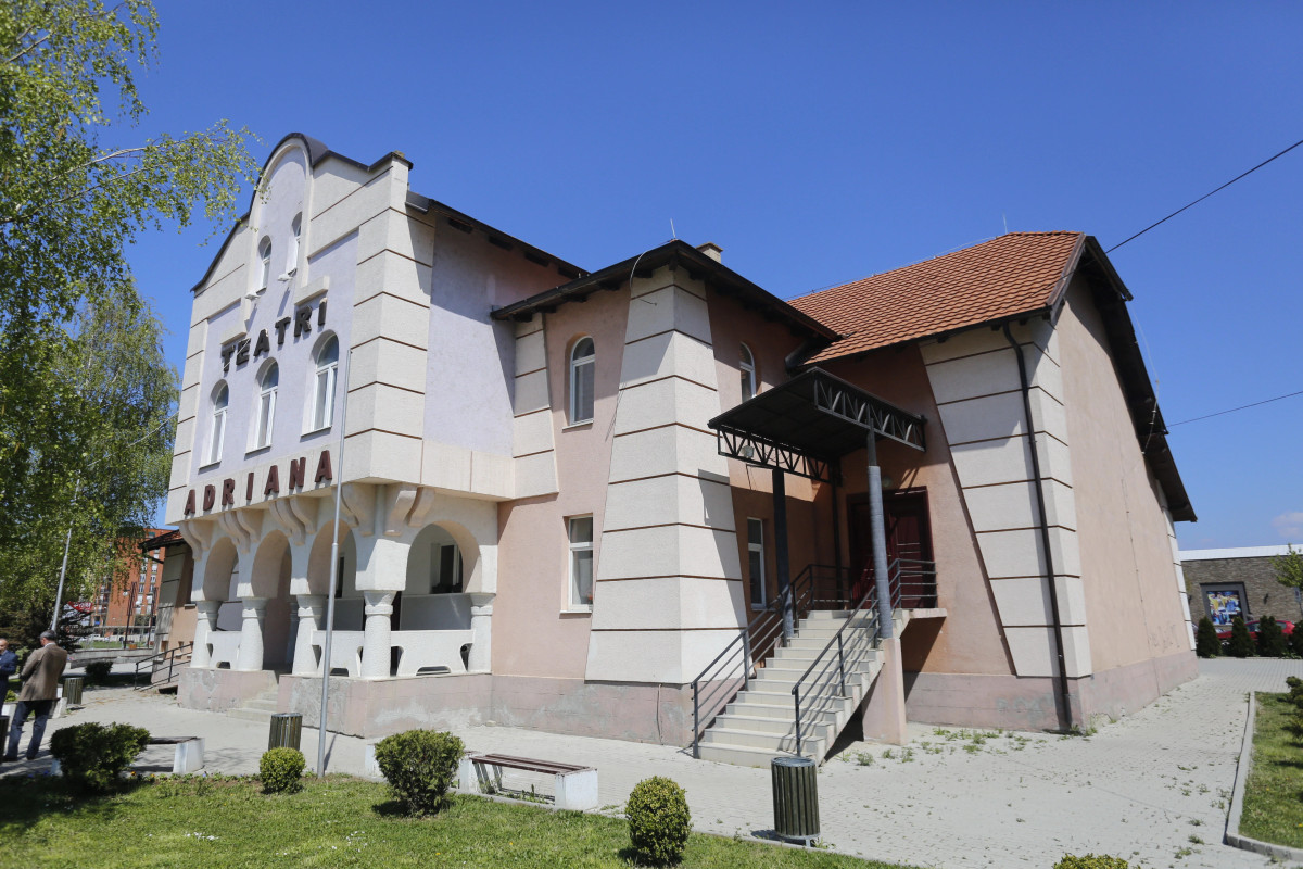 Restaurimi 1 2 milion eurosh i teatrit  Adriana  në vonesën e radhës