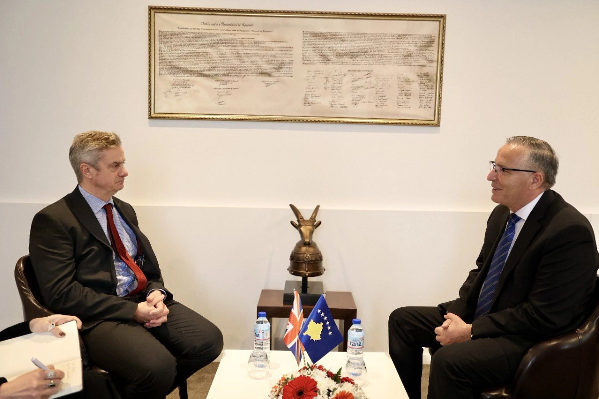 Ambasadori britanik flet me Hamzën për zgjedhjet e jashtëzakonshme