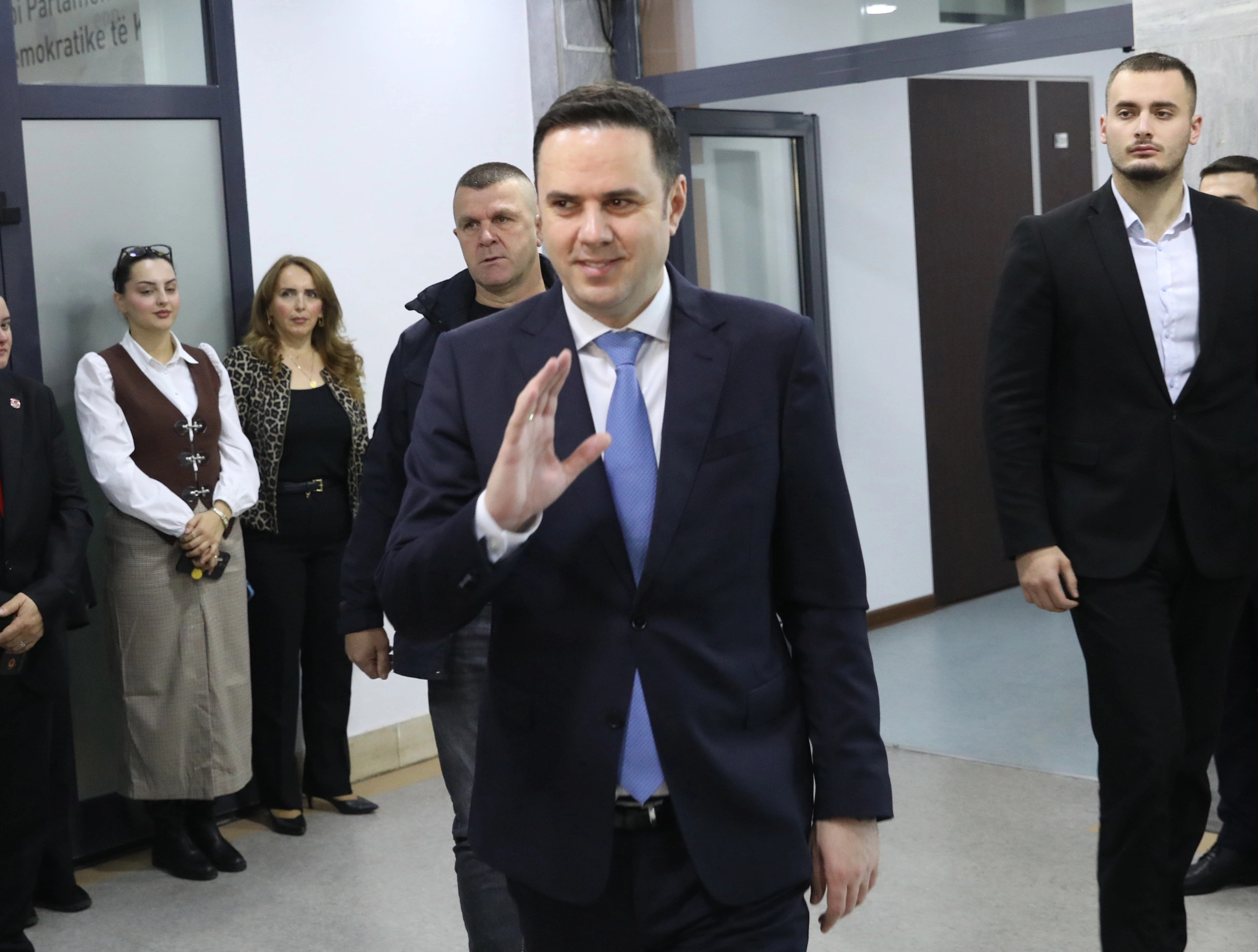 LDK nominirala Abdixhikuna za kandidata za premierja Kosova na decembrskih volitvah