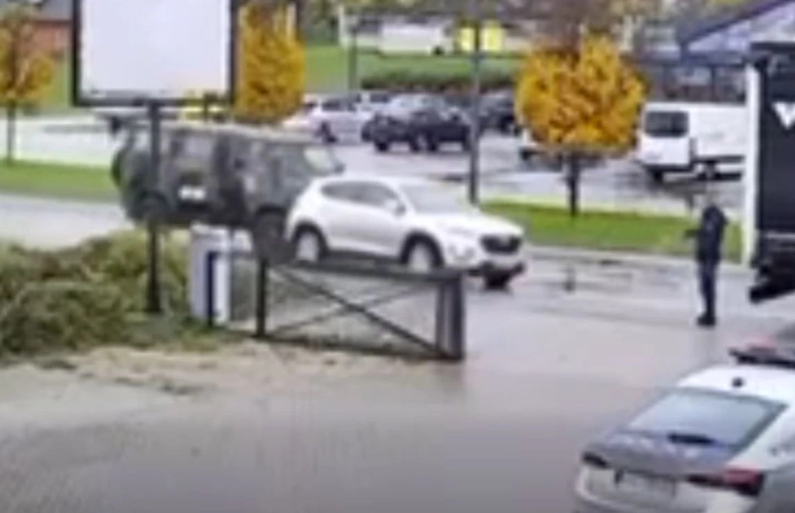 Polici i lënduar nga aksidenti ku u përfshi automjeti i KFOR it  në QKUK