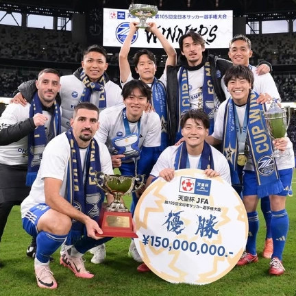 Dresheviqi fiton Kupën më të vjetër të futbollit në Japoni