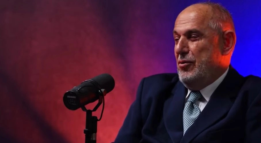 Muhamet Mustafa në PIKË me Veton Surroin