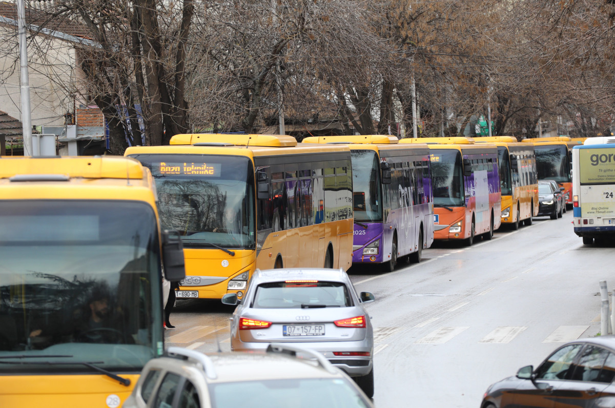 transportuesit-private-bllokojne-komunikacionin-ne-prishtine