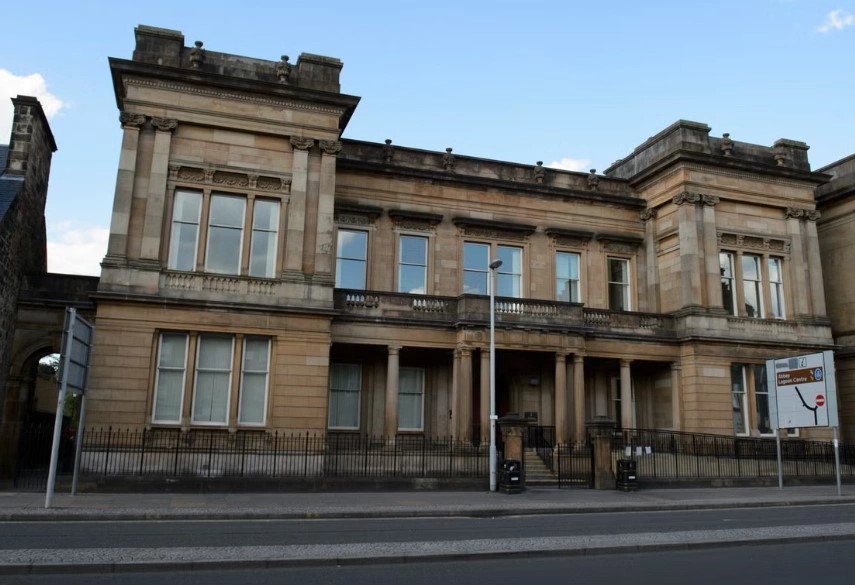 ndoqi-policin-ne-skoci-me-sharre-elektrike-shpallet-fajtor-shqiptari-per-tentim-vrasje