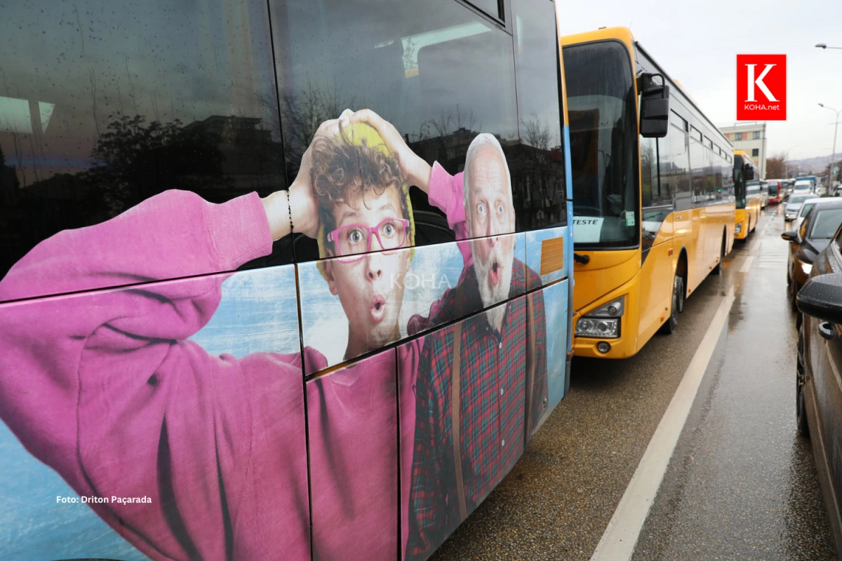 Fotogaleri nga dita e tretë e protestës së transportuesve urbanë në Prishtinë  Foto  KOHA 
