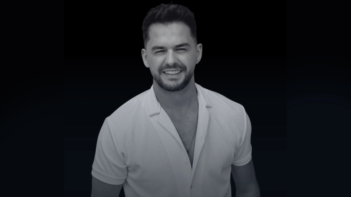 Vdiq këngëtari Shpat Kasapi