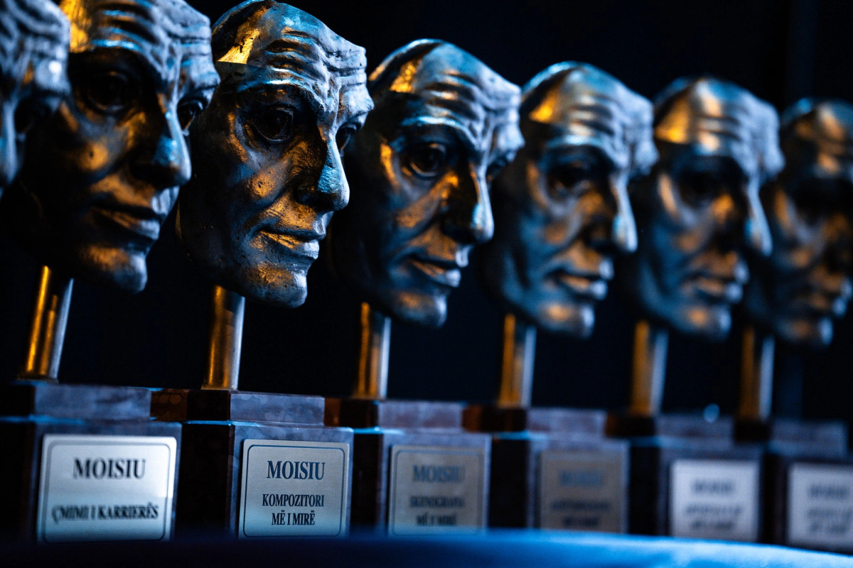  Si ta doni  më e mira në  Moisiu  që bashkon teatrin shqiptar