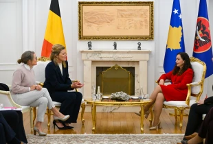 Presidentja Vjosa Osmani në takim me ministren e Drejtësisë të Belgjikës, Annelies Verlinden dhe atë të Azilit dhe Migrimit, Anneleen Van Bossuyt