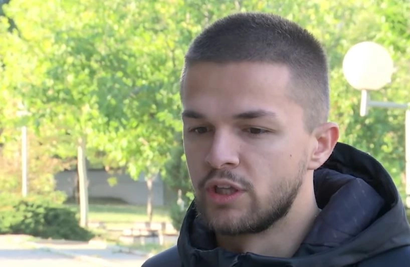 Studenti Krasniqi nuk i sheh 100 eurot si zgjidhje  Me 26 mln euro mund të përmirësohej UP ja
