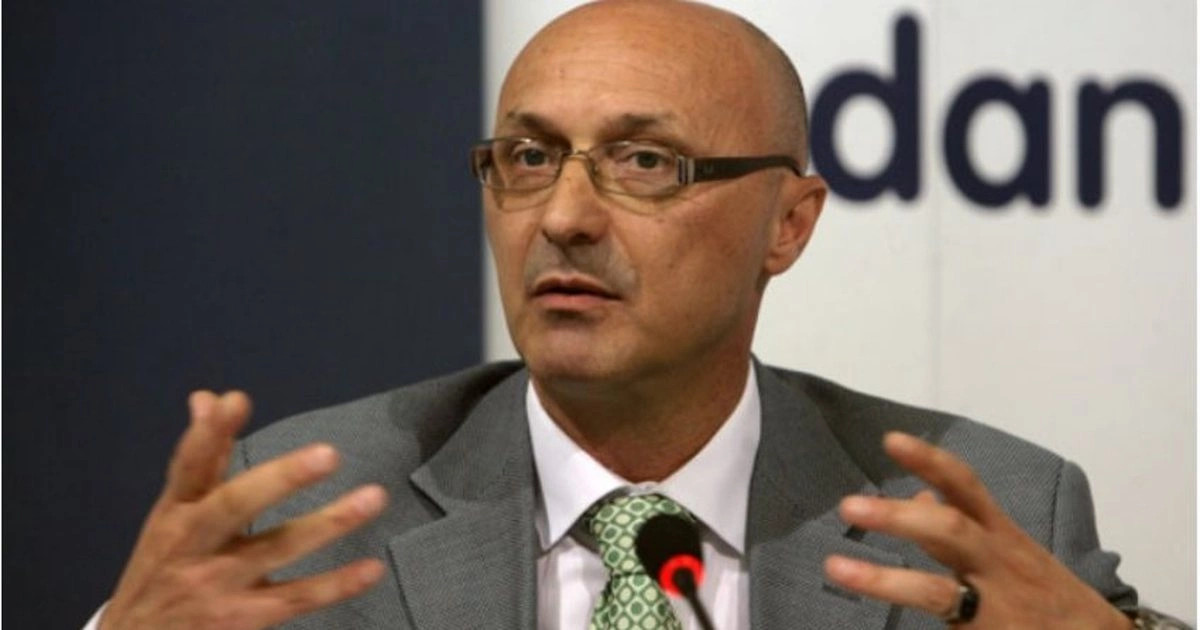 Koha kur familja e gjerë distancohej nga Fatmir Sheholli dhe babai i tij për  tradhti kombëtare 