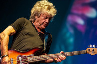 John Lodge ishte anëtar i grupit “The Moody Blues” i njohur për hitin “Nights In White Satin”