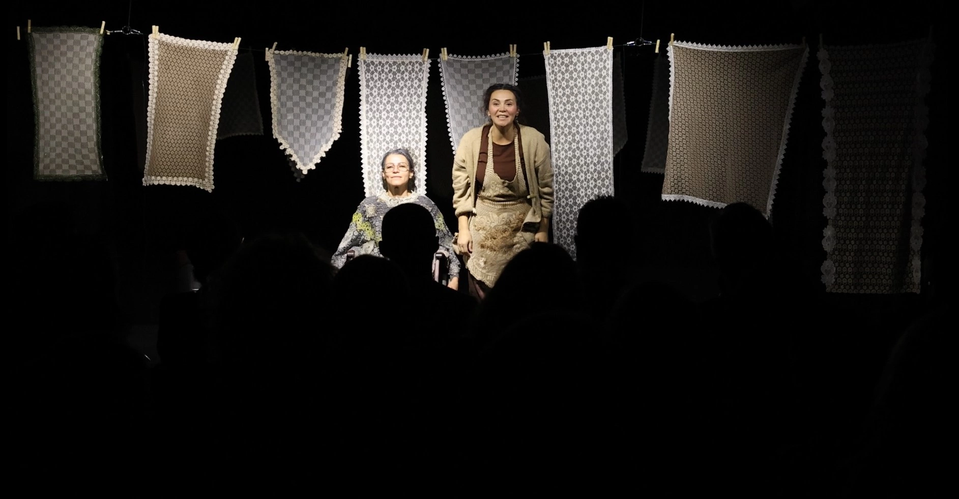 Shfaqja "Syte e Ujkut"