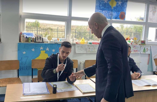 Haradinaj slavi "zgodovinsko zmago" na lokalnih volitvah na Kosovu