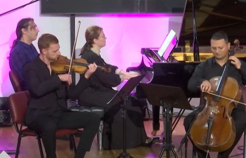 Romantizmi bashkon trion për tinguj lirikë në “KamerFest”