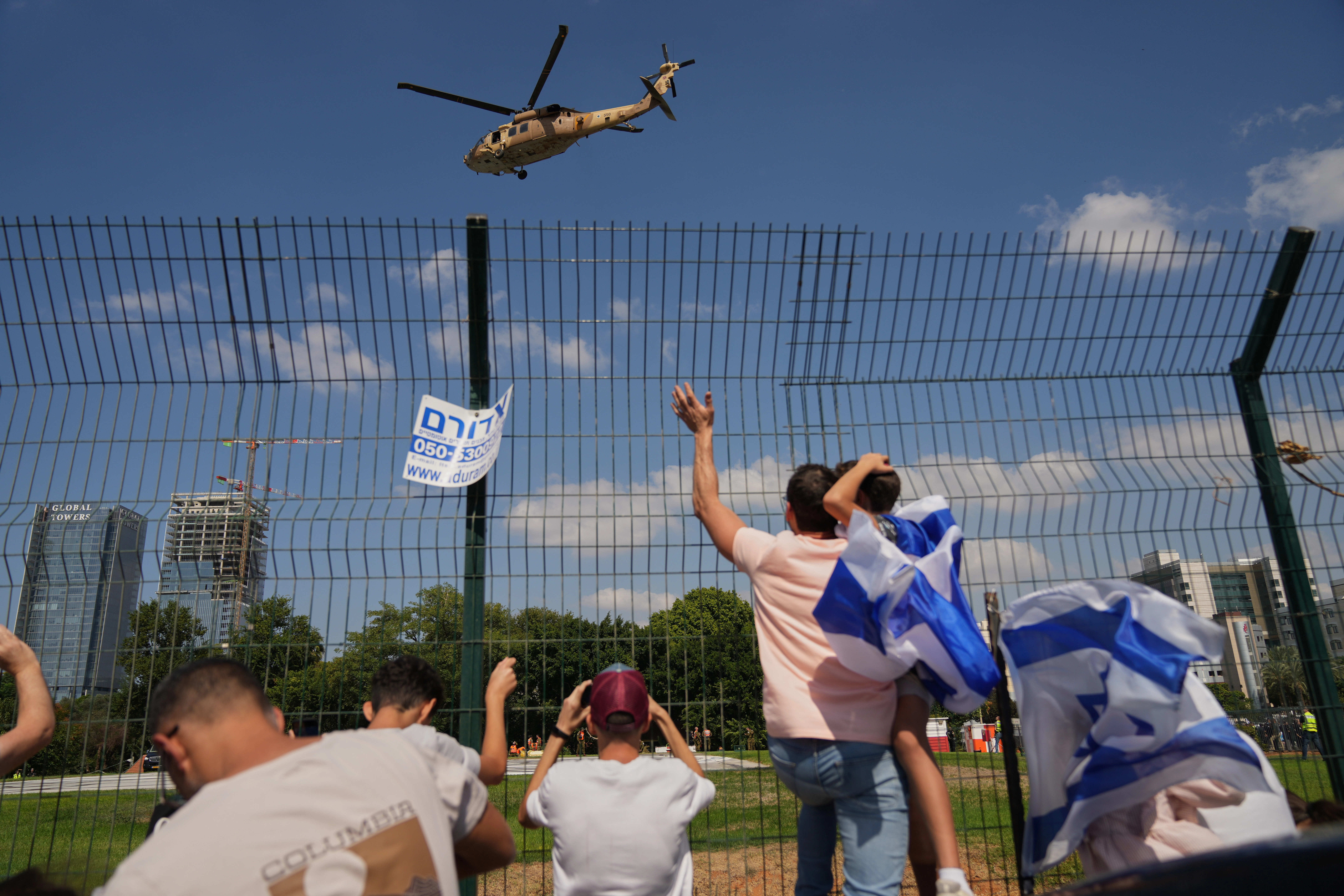 Pasiguri për situatën në Gazë – familjet izraelite presin trupat e pengjeve