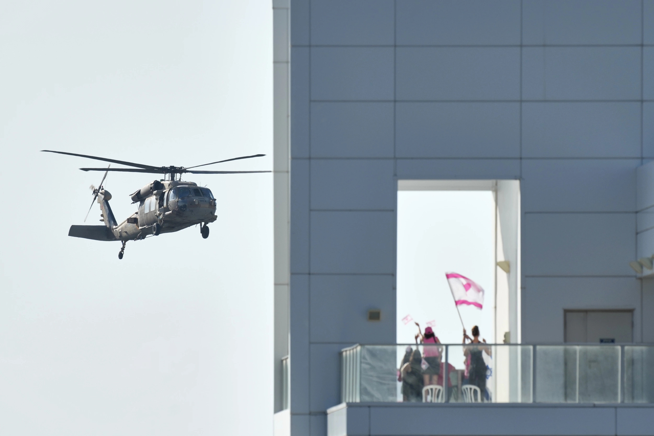 Hamasi thotë se do t’i kthejë të martën edhe katër trupa pengjesh