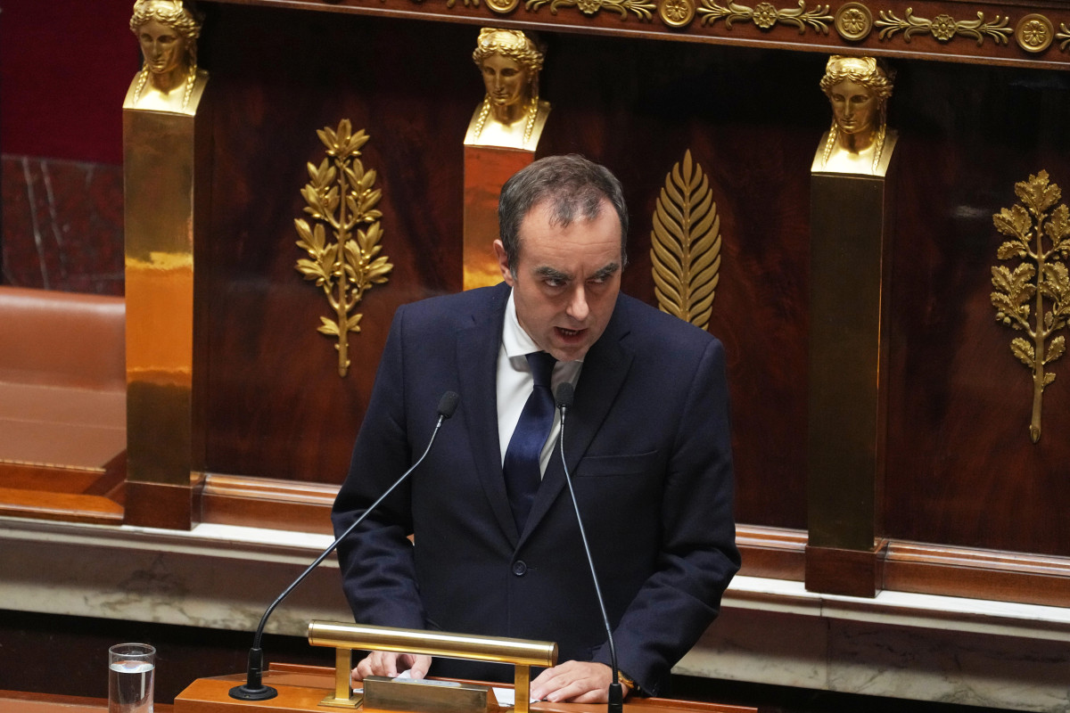 Kryeministri francez pezullon planin e pensioneve të Macronit